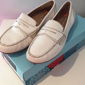 Cynthia Rowley White Mocassins size 7